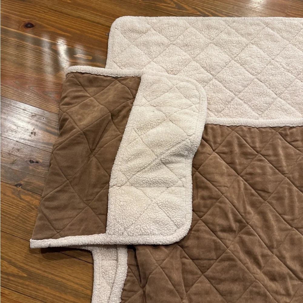 Couch Cover faux suede and Sherpa
